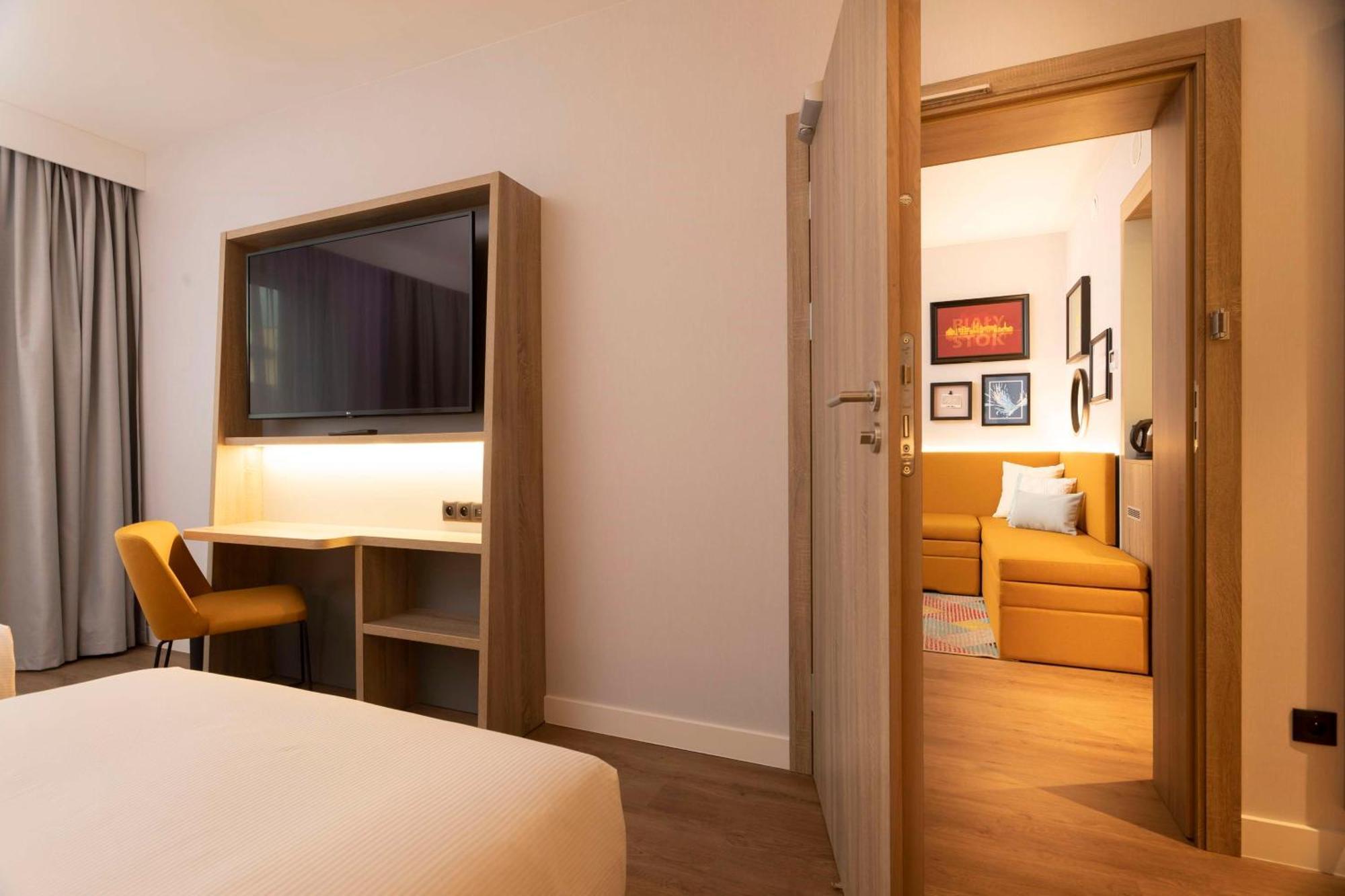 Hotel Hampton By Hilton Białystok Esterno foto