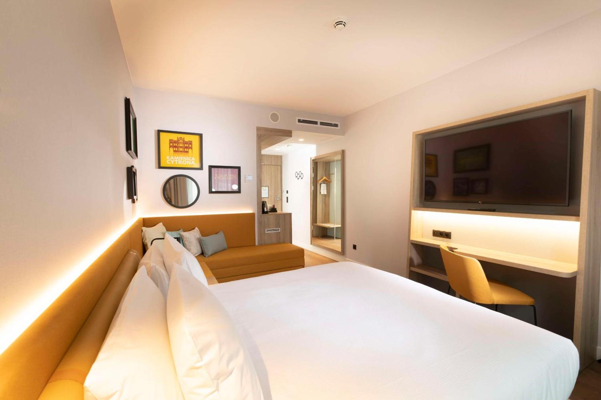 Hotel Hampton By Hilton Białystok Esterno foto