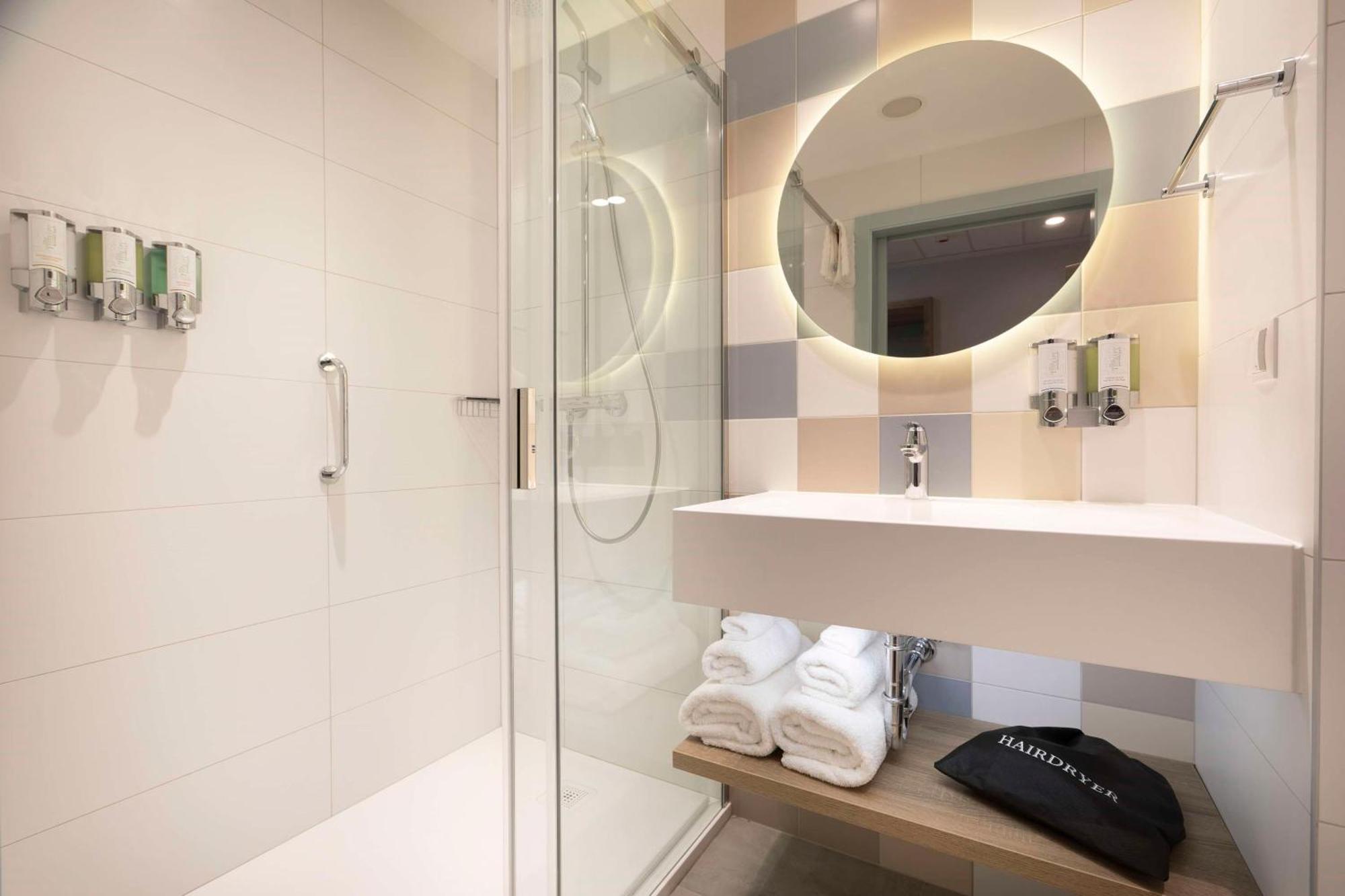 Hotel Hampton By Hilton Białystok Esterno foto